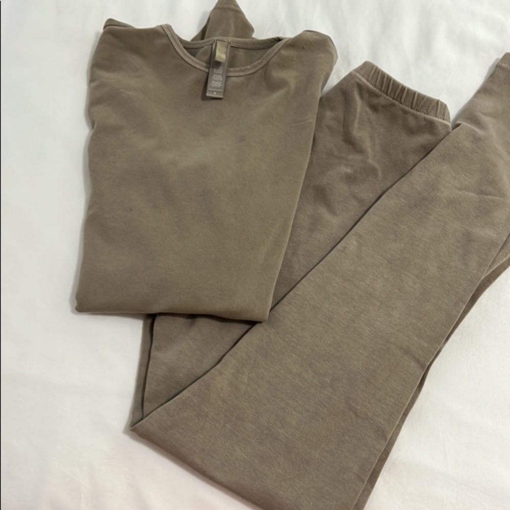 Skims vintage long sleeve set